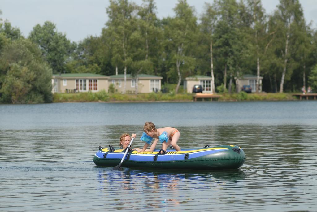 Roompot Recreatiepark De Tolplas Vriezenveen Exterior photo