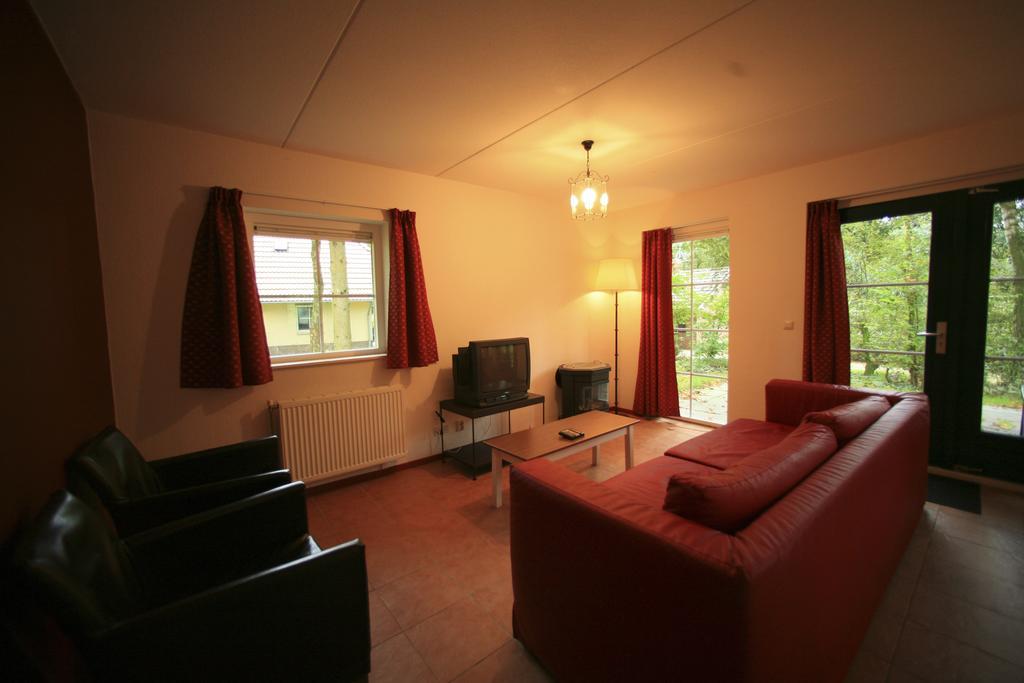 Roompot Recreatiepark De Tolplas Vriezenveen Room photo