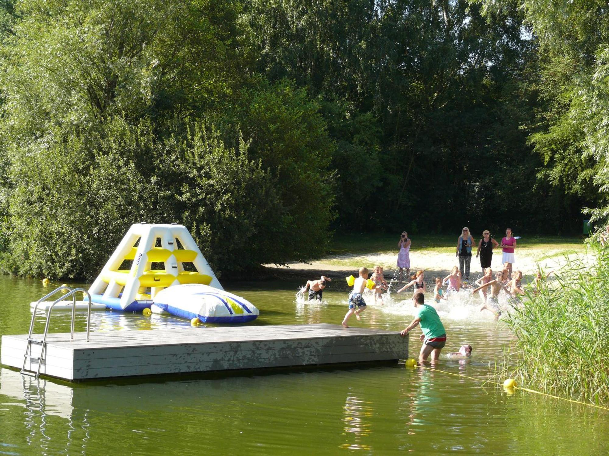 Roompot Recreatiepark De Tolplas Vriezenveen Exterior photo
